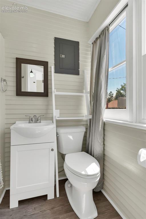 Image 19 of 34: Bathroom