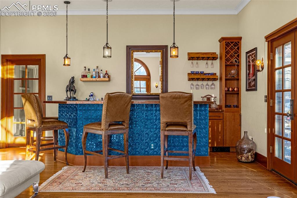 Image 15 of 50: Wet Bar in the living room