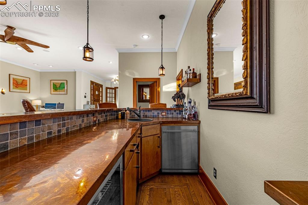 Image 17 of 50: Copper bar top and counter