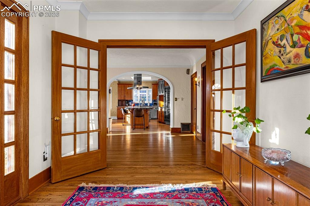 Image 18 of 50: Entrance Foyer