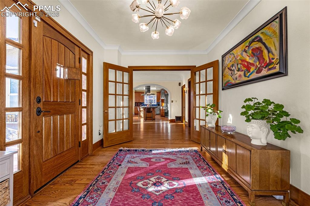 Image 19 of 50: Entrance Foyer