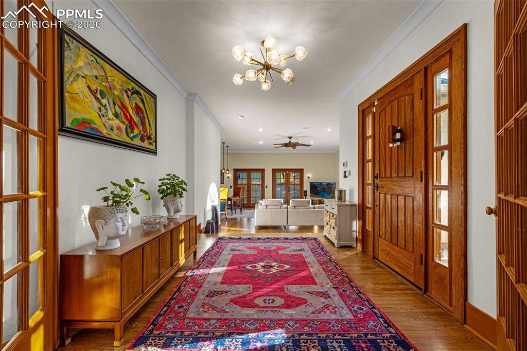 Image 20 of 50: Entrance Foyer