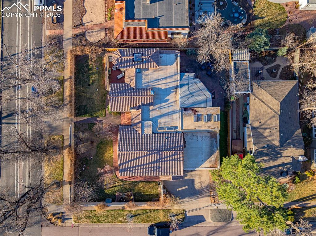 Image 49 of 50: Sprawling floorplan with 3 car attached garage!