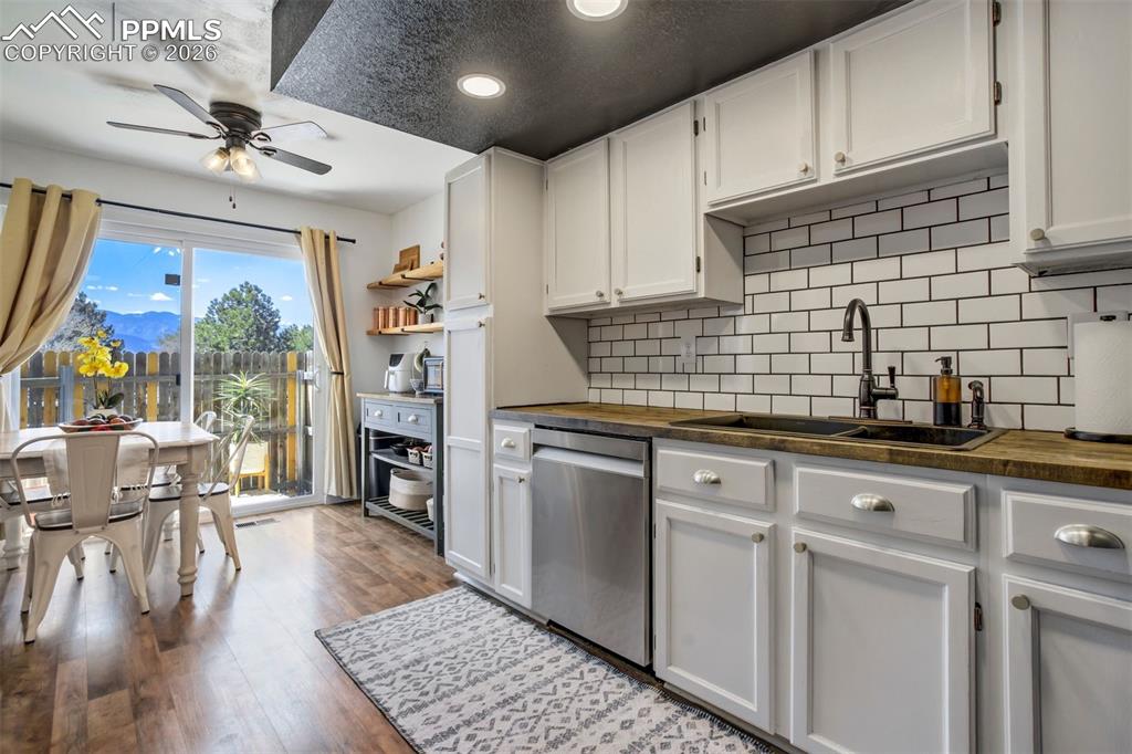 Image 12 of 34: Kitchen