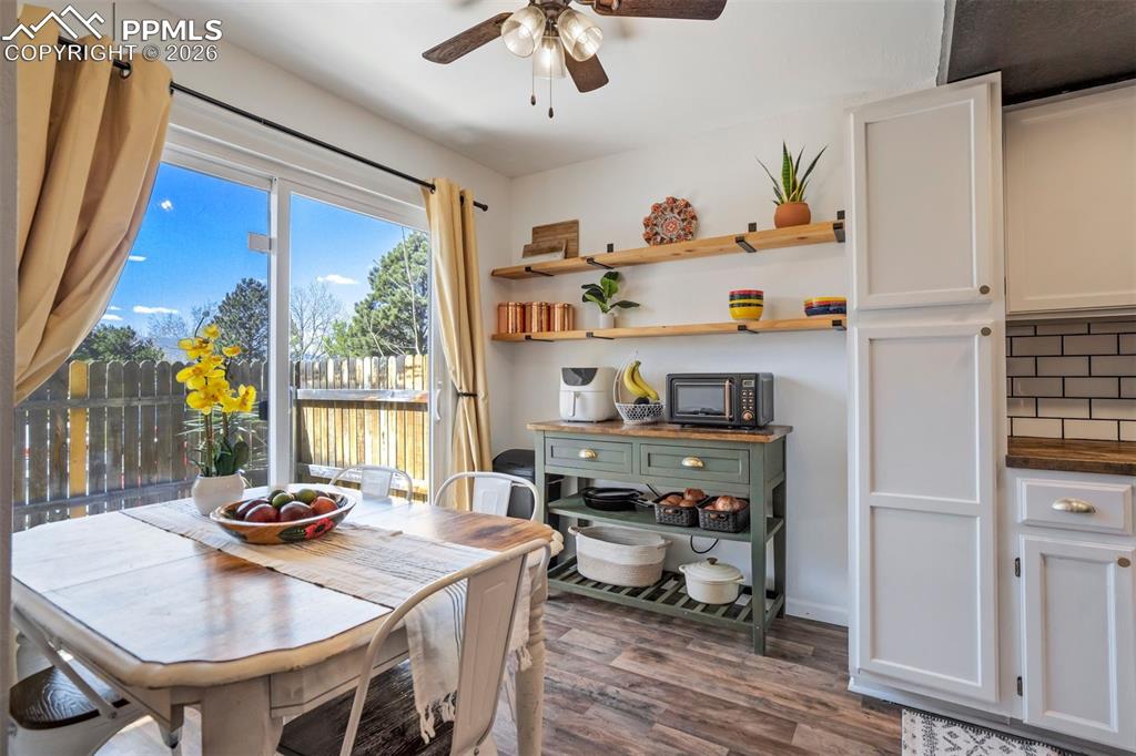 Image 15 of 34: Dining Area