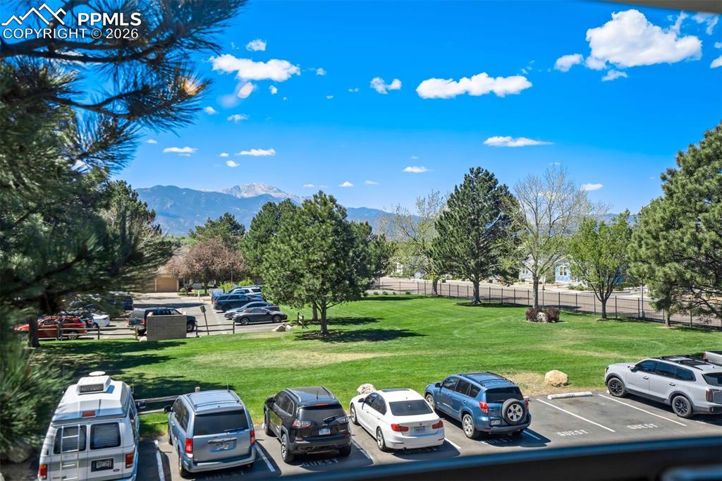 Image 33 of 34: Parking