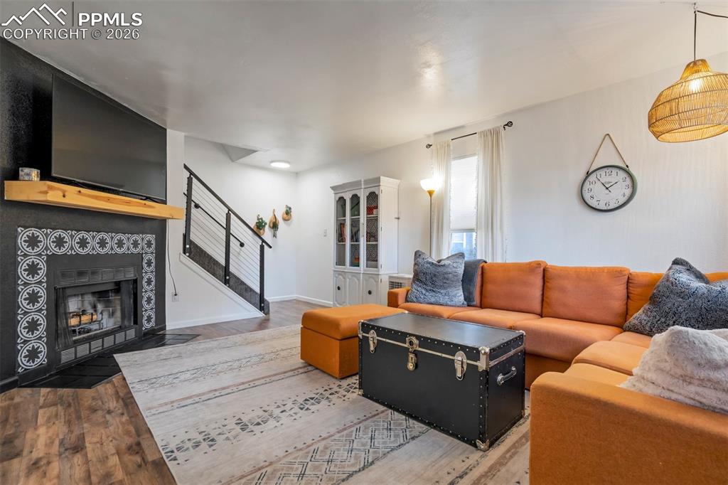 Image 5 of 34: Living Room