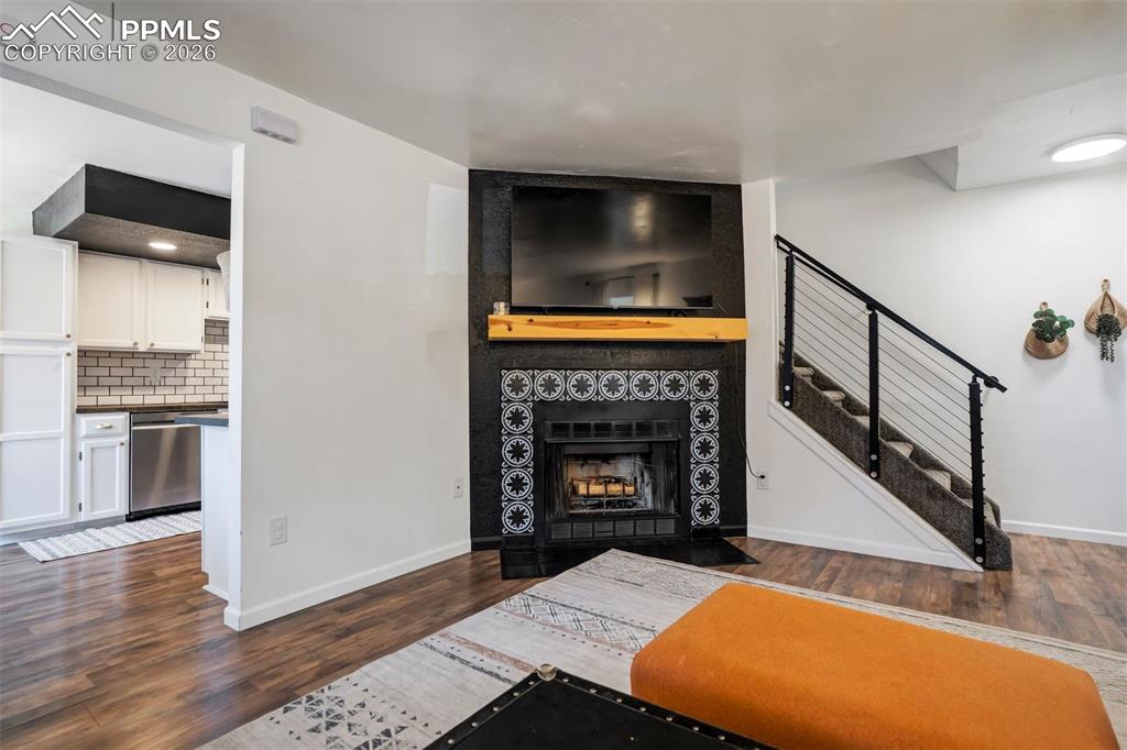 Image 6 of 34: Living Room