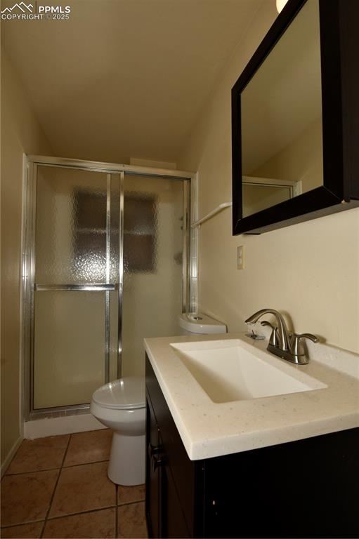 Image 14 of 21: Bathroom