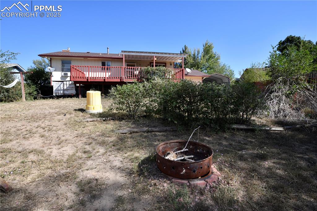 Image 20 of 21: Back of Structure