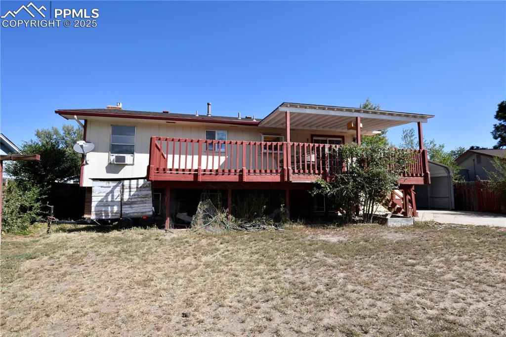Image 21 of 21: Back of Structure