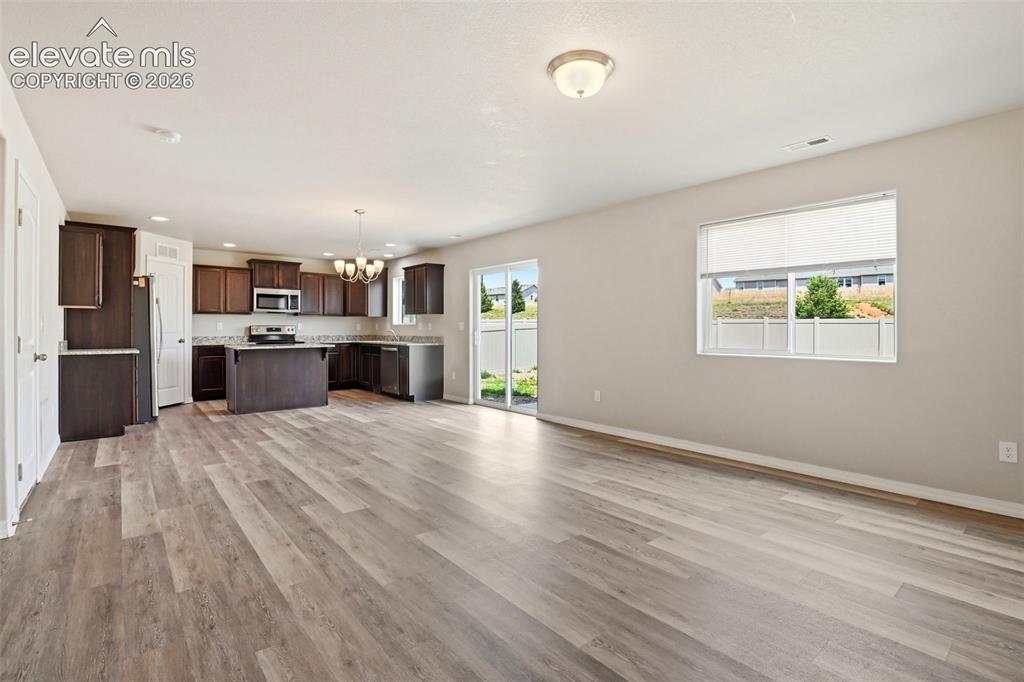 Image 8 of 50: Living Room