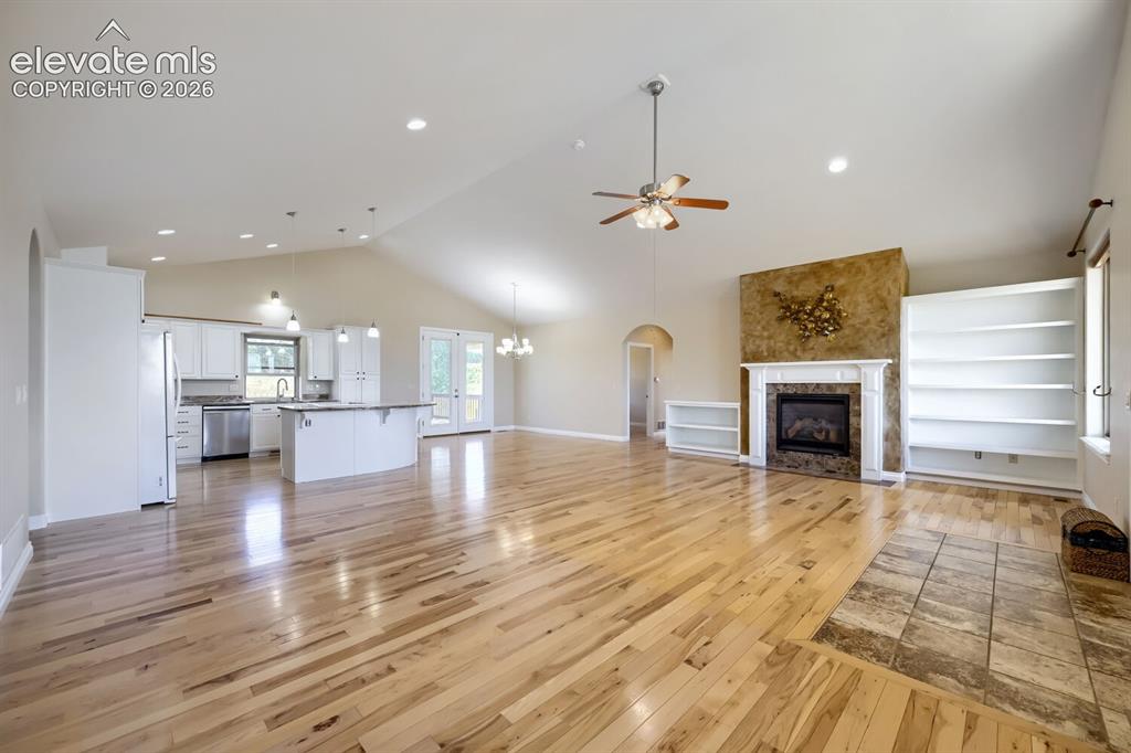 Image 16 of 47: Great Room