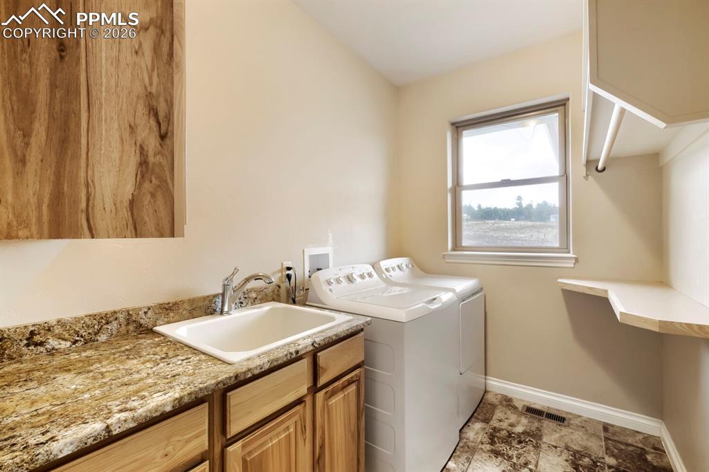 Image 29 of 48: Laundry