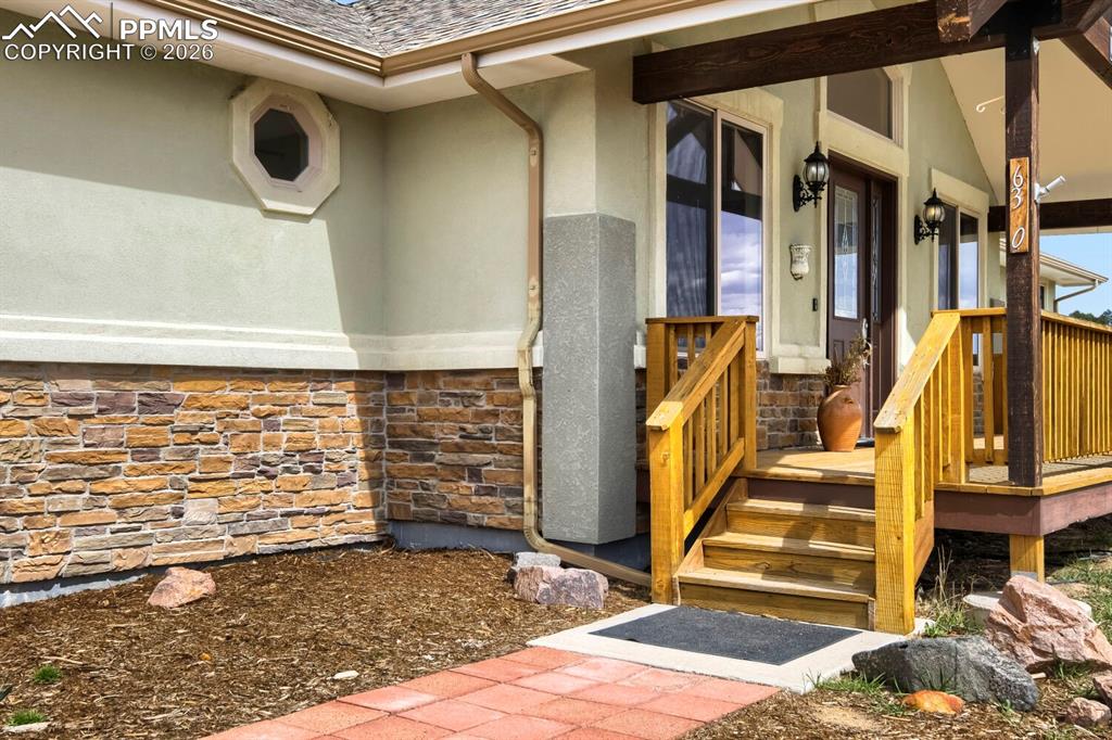 Image 4 of 48: Entry