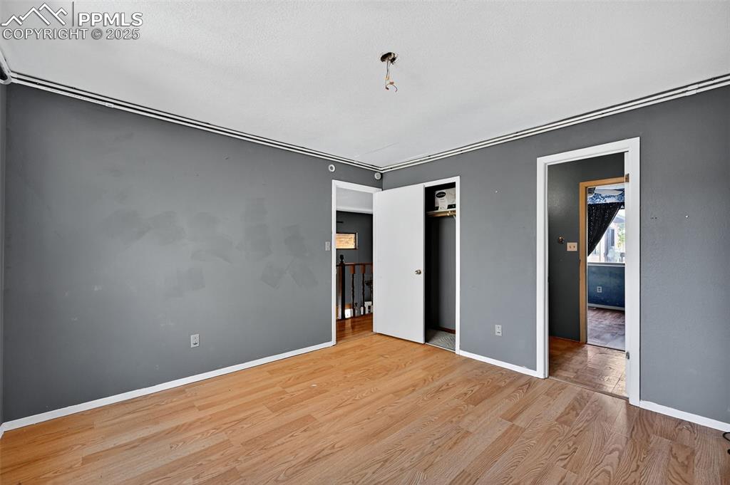 Image 20 of 25: Bedroom