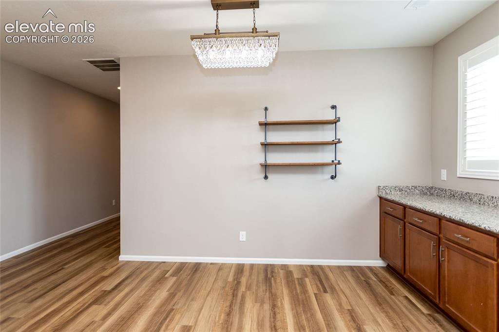 Image 13 of 42: Dining Room