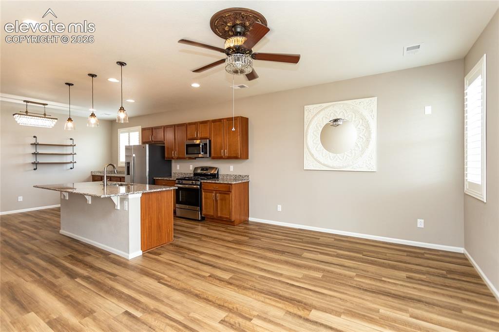 Image 16 of 42: Living Room