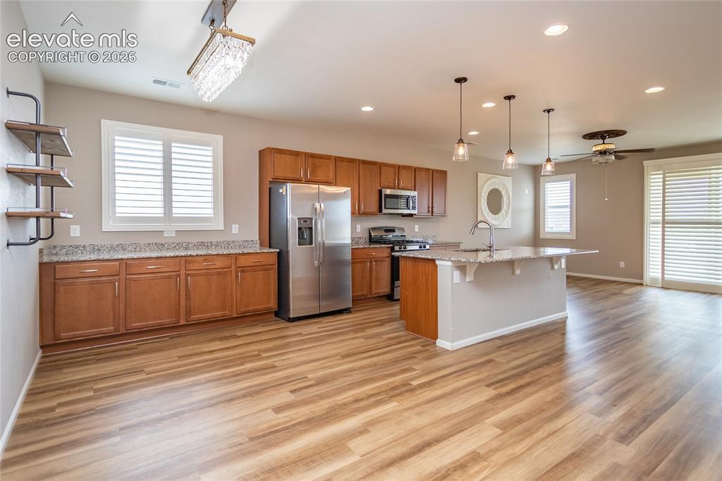 Image 6 of 42: Kitchen