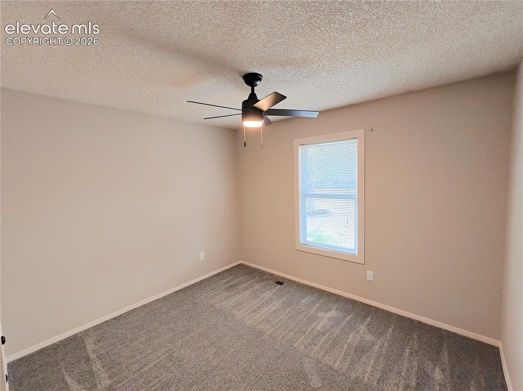 Image 19 of 40: Bedroom