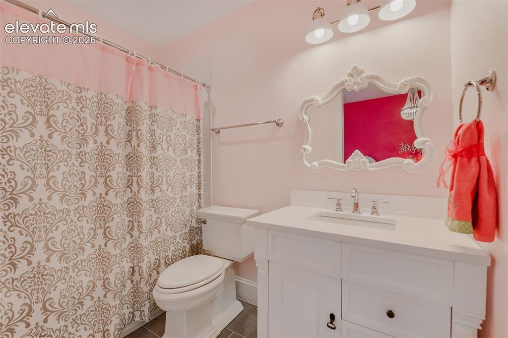 Image 43 of 50: Bathroom
