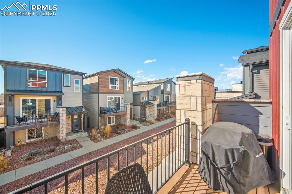 Image 28 of 50: Balcony