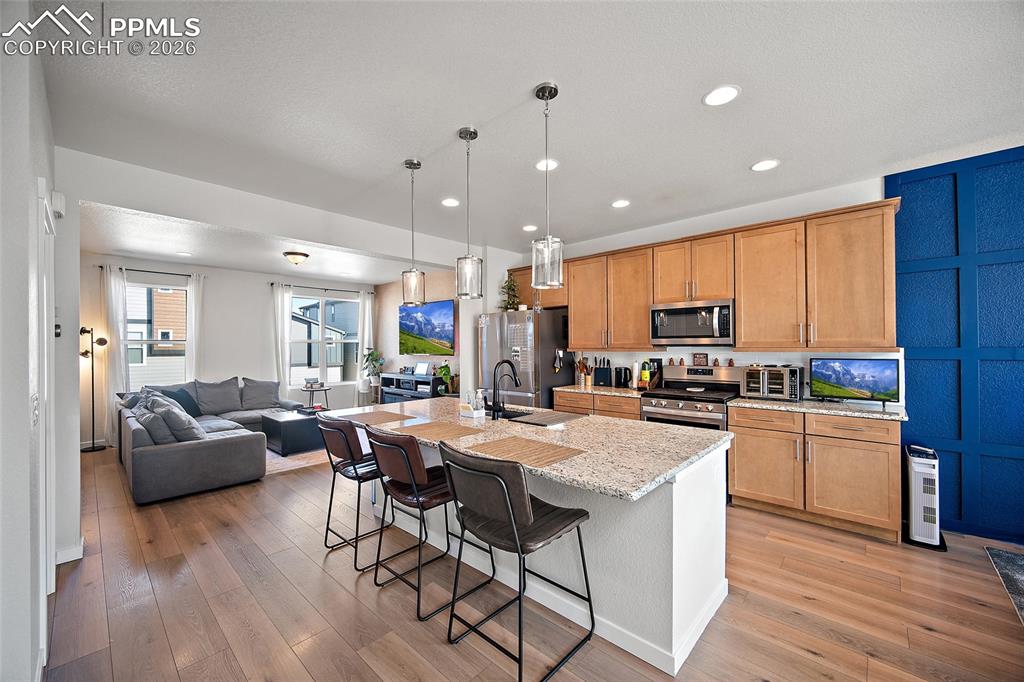 Image 30 of 50: Kitchen