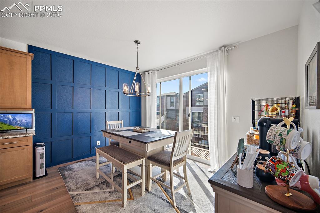 Image 33 of 50: Dining Area