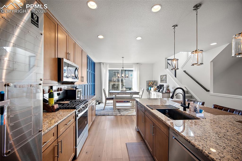 Image 37 of 50: Kitchen