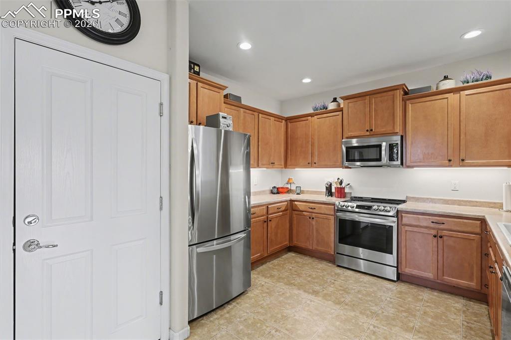 Image 8 of 38: Kitchen