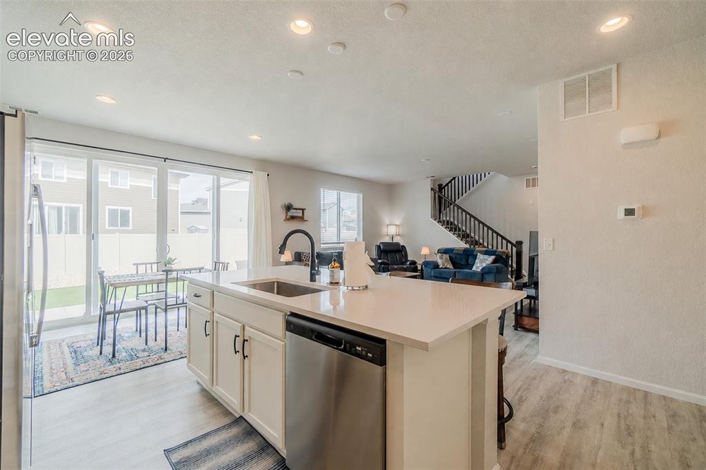 Image 11 of 35: Kitchen
