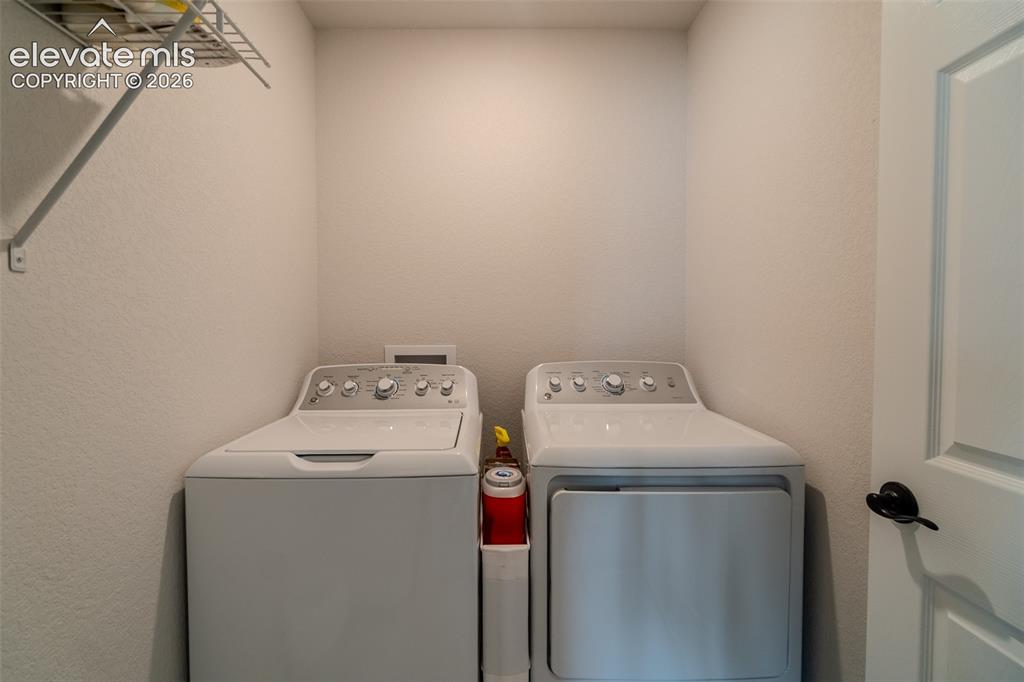 Image 27 of 35: Laundry