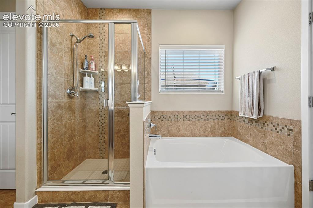 Image 18 of 43: Bathroom