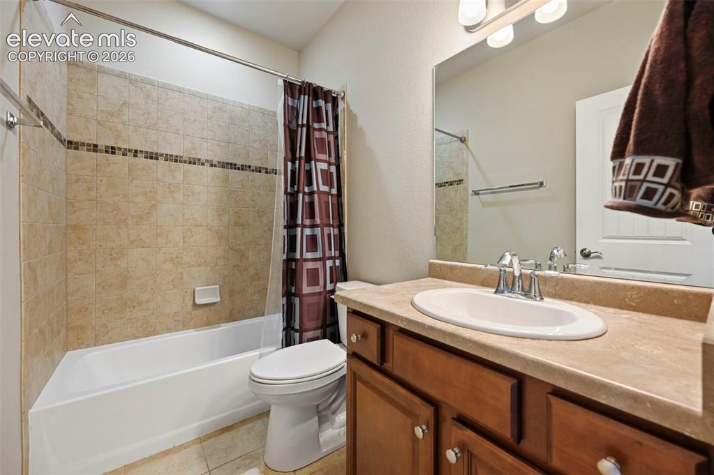 Image 21 of 43: Bathroom
