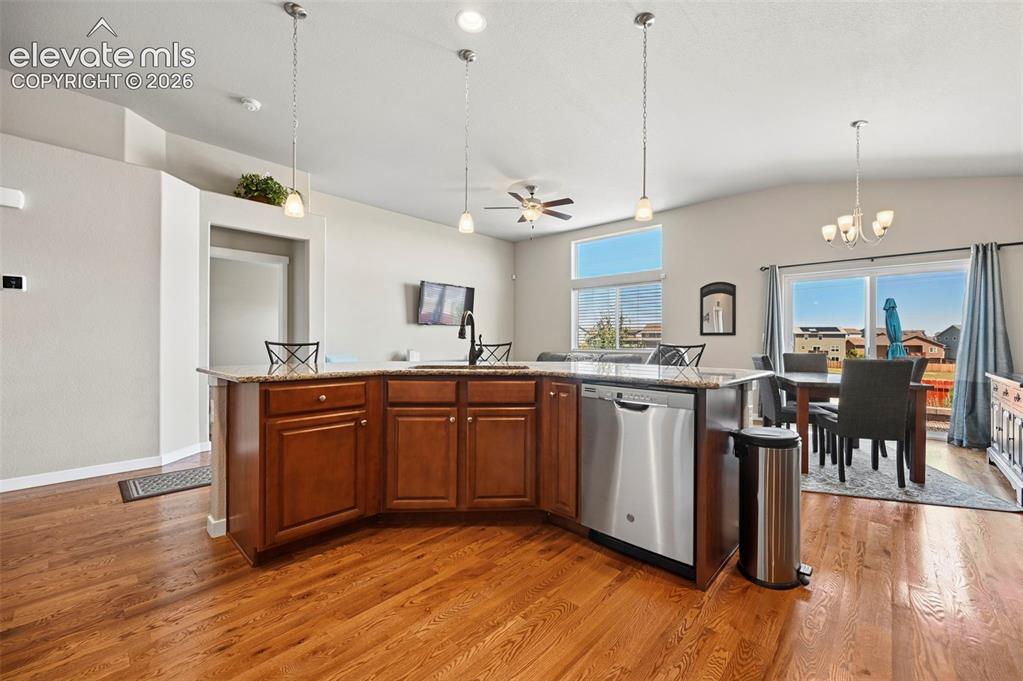 Image 5 of 43: Kitchen