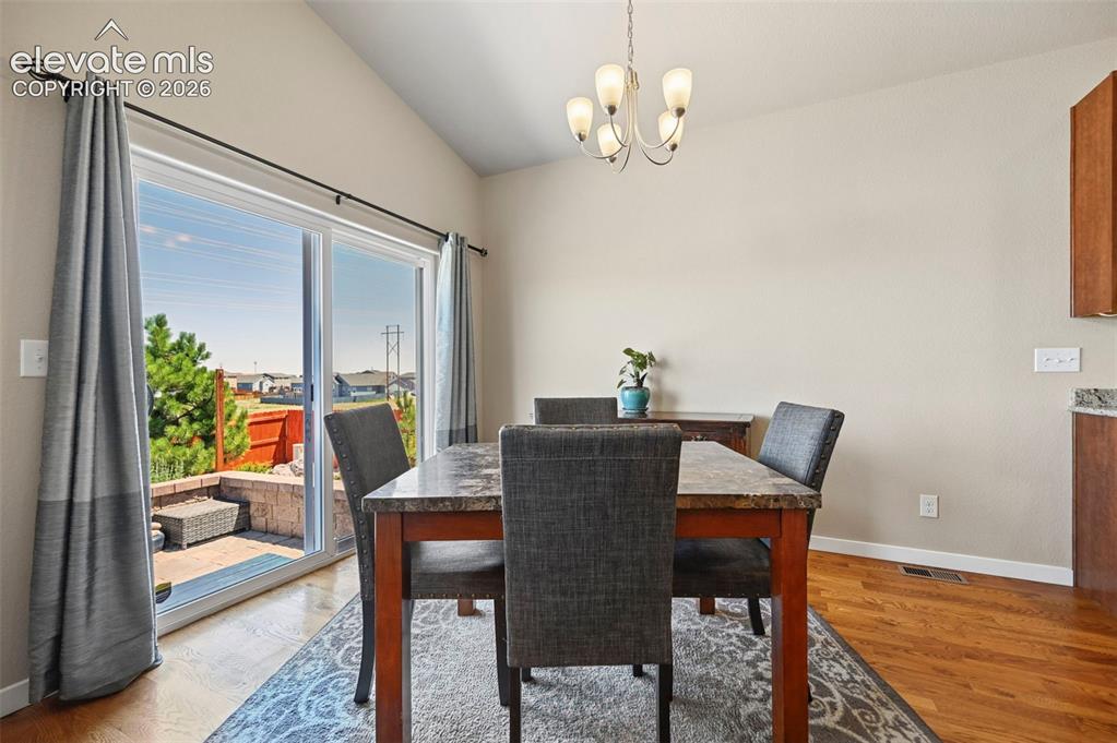 Image 7 of 43: Dining Area