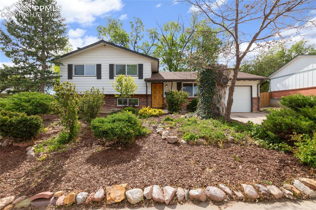 Caption: Tri-Level Home
