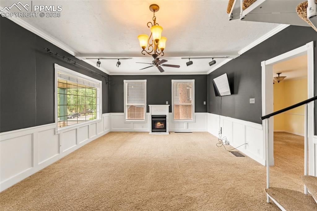 Image 21 of 48: Additional living area ideal for entertainment or gatherings.
