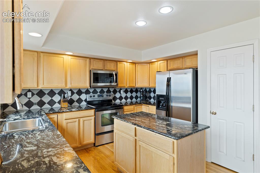 Image 10 of 29: Kitchen