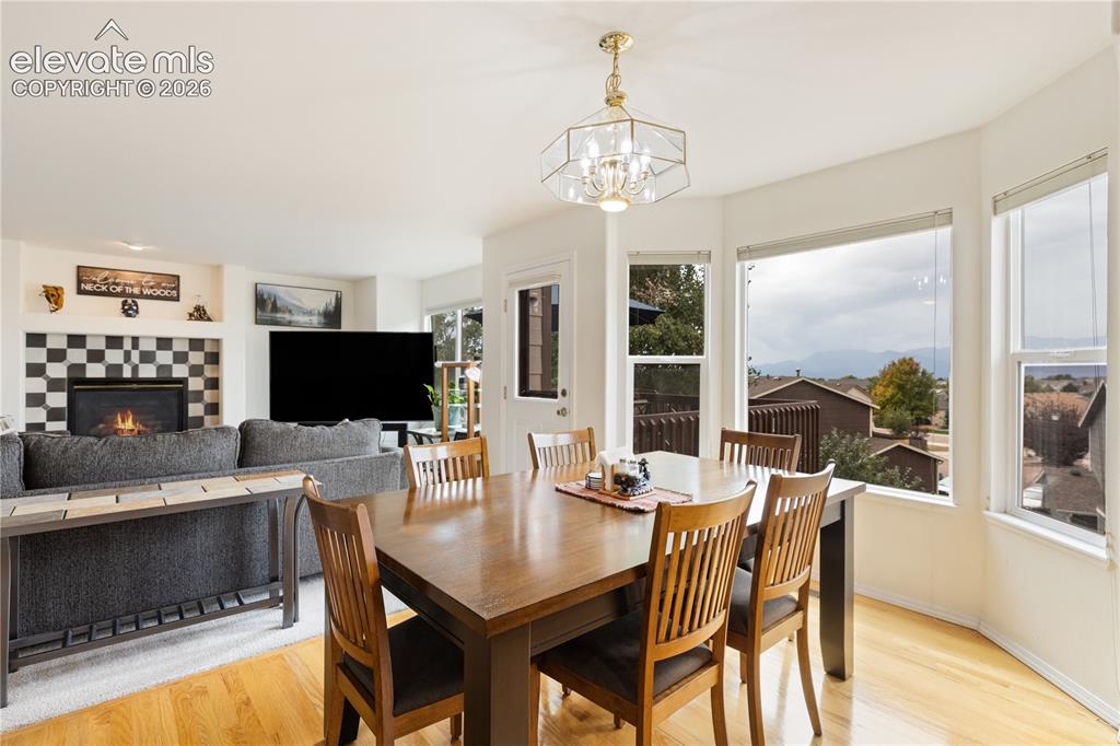 Image 12 of 29: Dining Area