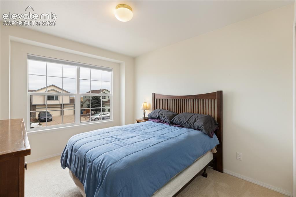 Image 18 of 29: Bedroom
