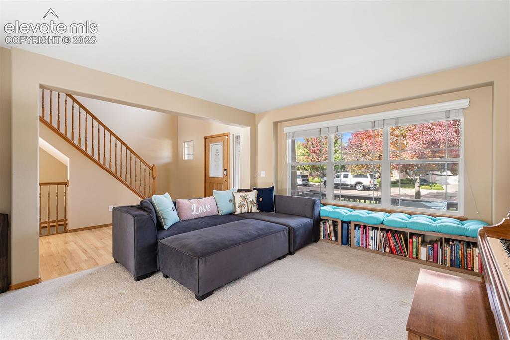 Image 8 of 50: Living Room