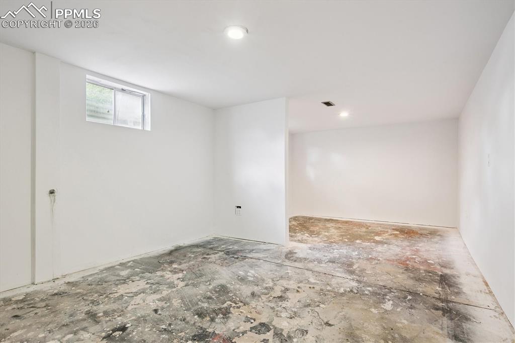 Image 14 of 19: Basement