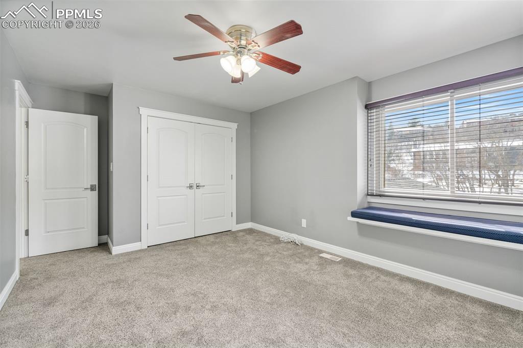 Image 29 of 50: Bedroom