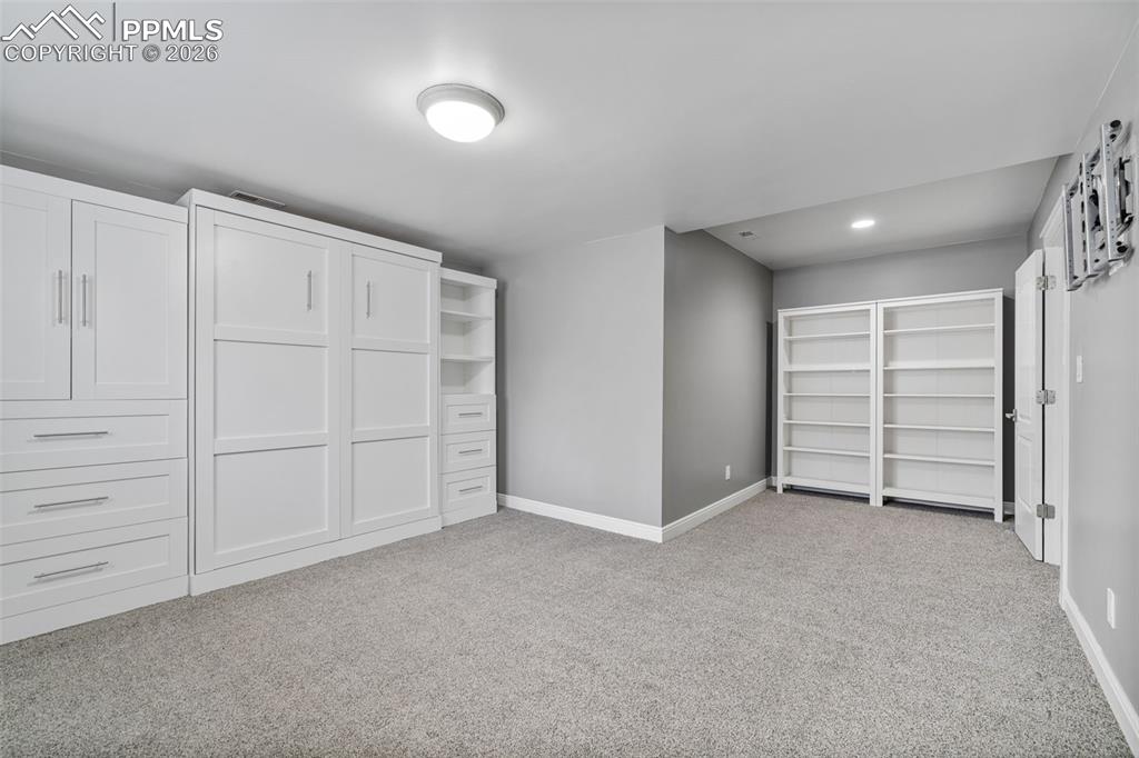 Image 38 of 50: Bedroom