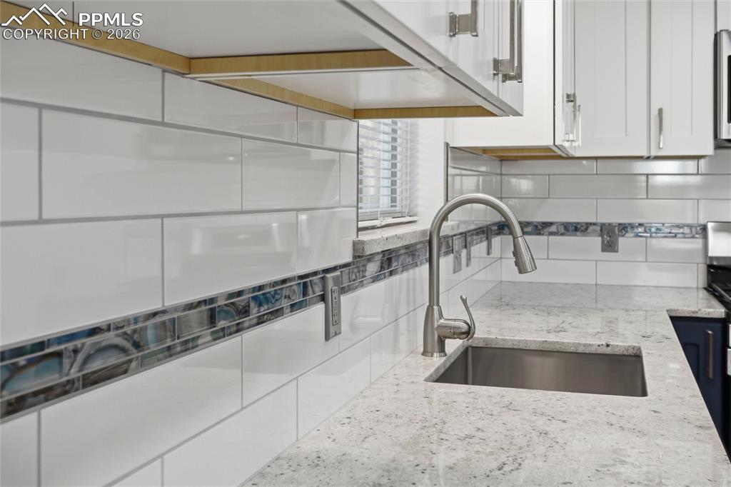 Image 11 of 37: Kitchen