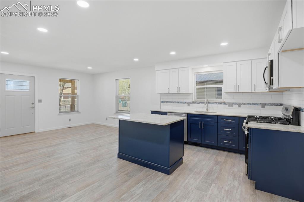 Image 12 of 37: Kitchen