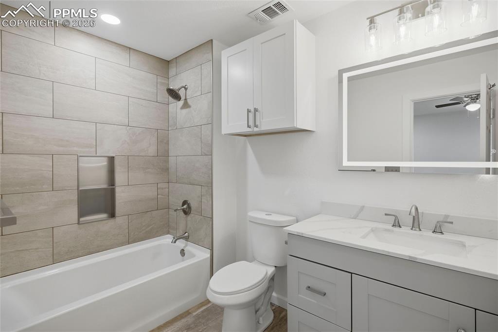 Image 26 of 37: full bath upper level