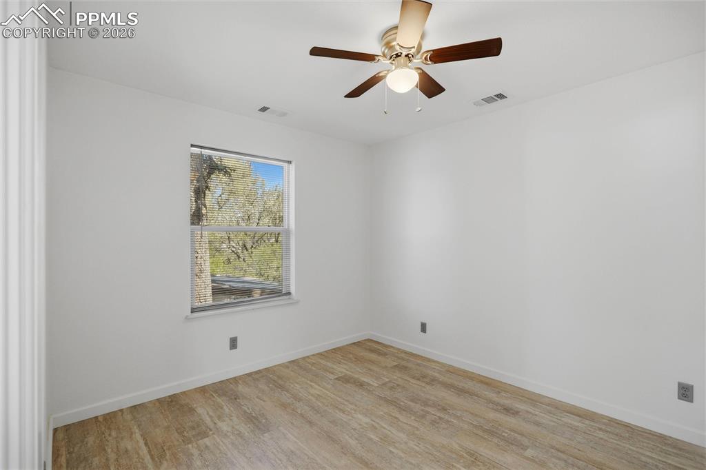 Image 29 of 37: bedroom #3