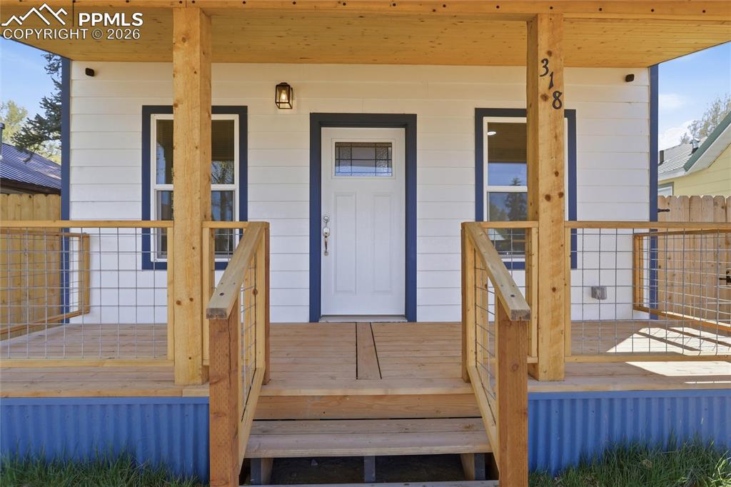 Image 3 of 37: Entry